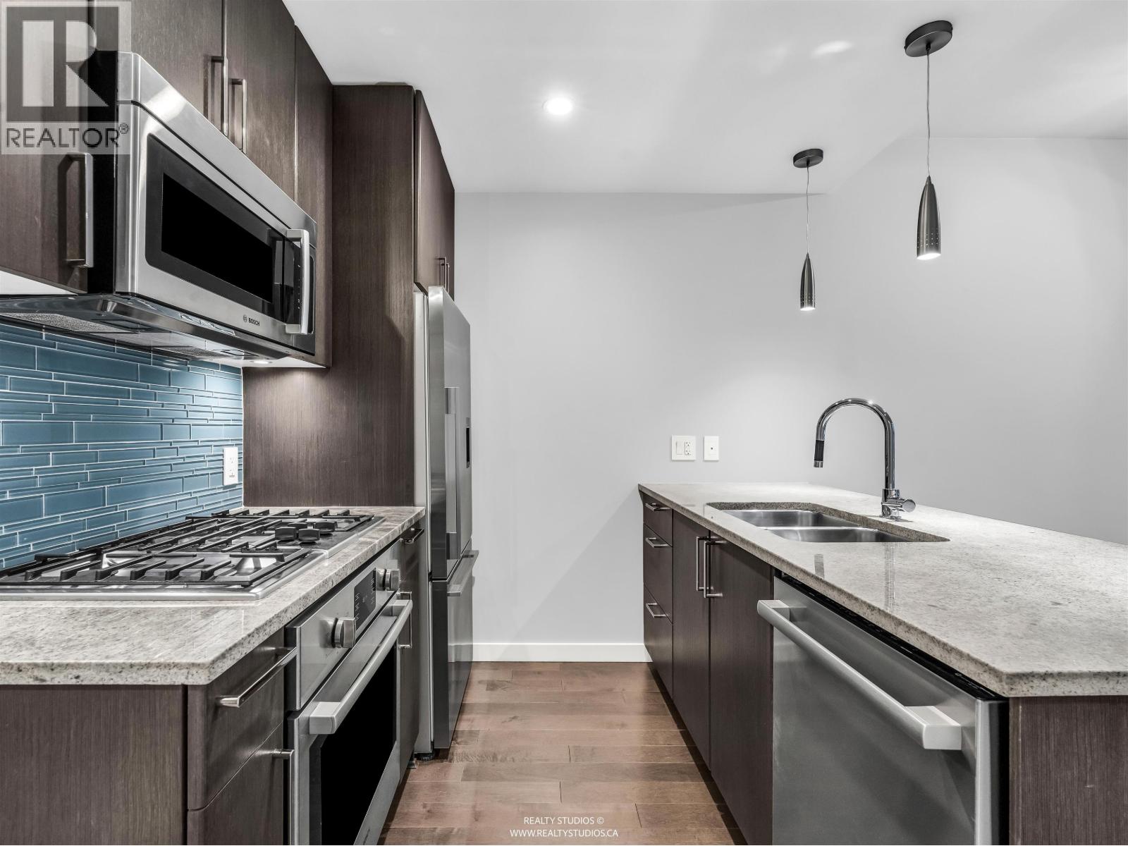 202 38 W 1st Avenue, Vancouver, British Columbia  V5Y 0K3 - Photo 3 - R3079515