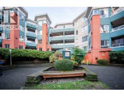 207 128 W 8TH STREET, North Vancouver, British Columbia