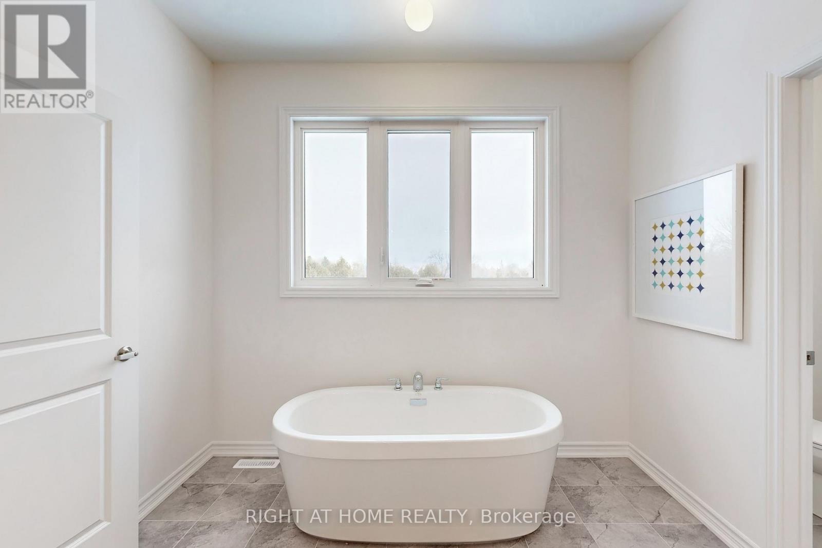 15 Rail Trail Court W, Georgina, Ontario  L0E 1R0 - Photo 24 - N12697870