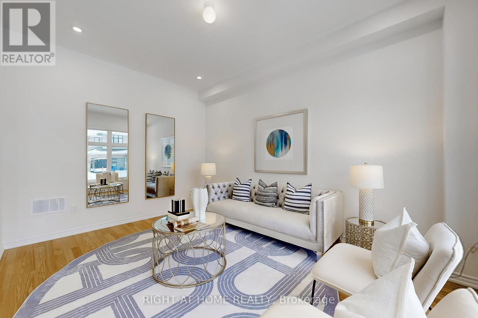 15 Rail Trail Court W, Georgina, Ontario  L0E 1R0 - Photo 4 - N12697870