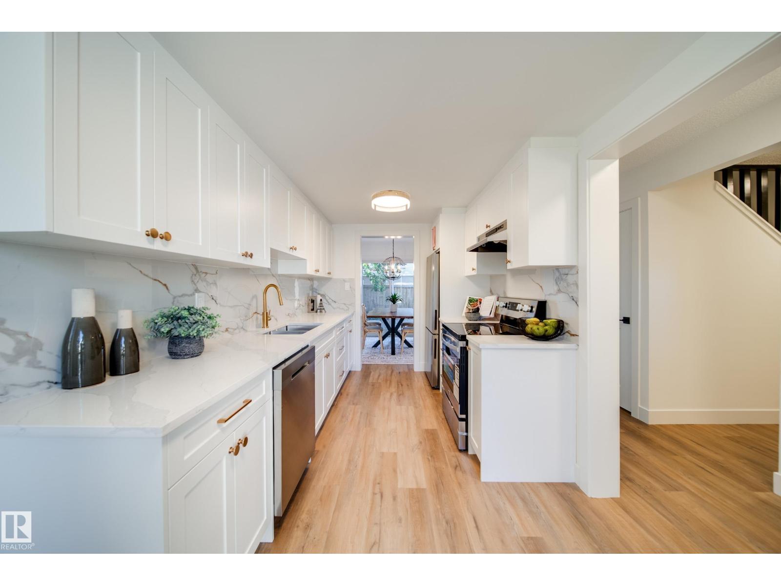 191 Grandin Vg, St. Albert, Alberta  T8N 2J3 - Photo 2 - E4470064