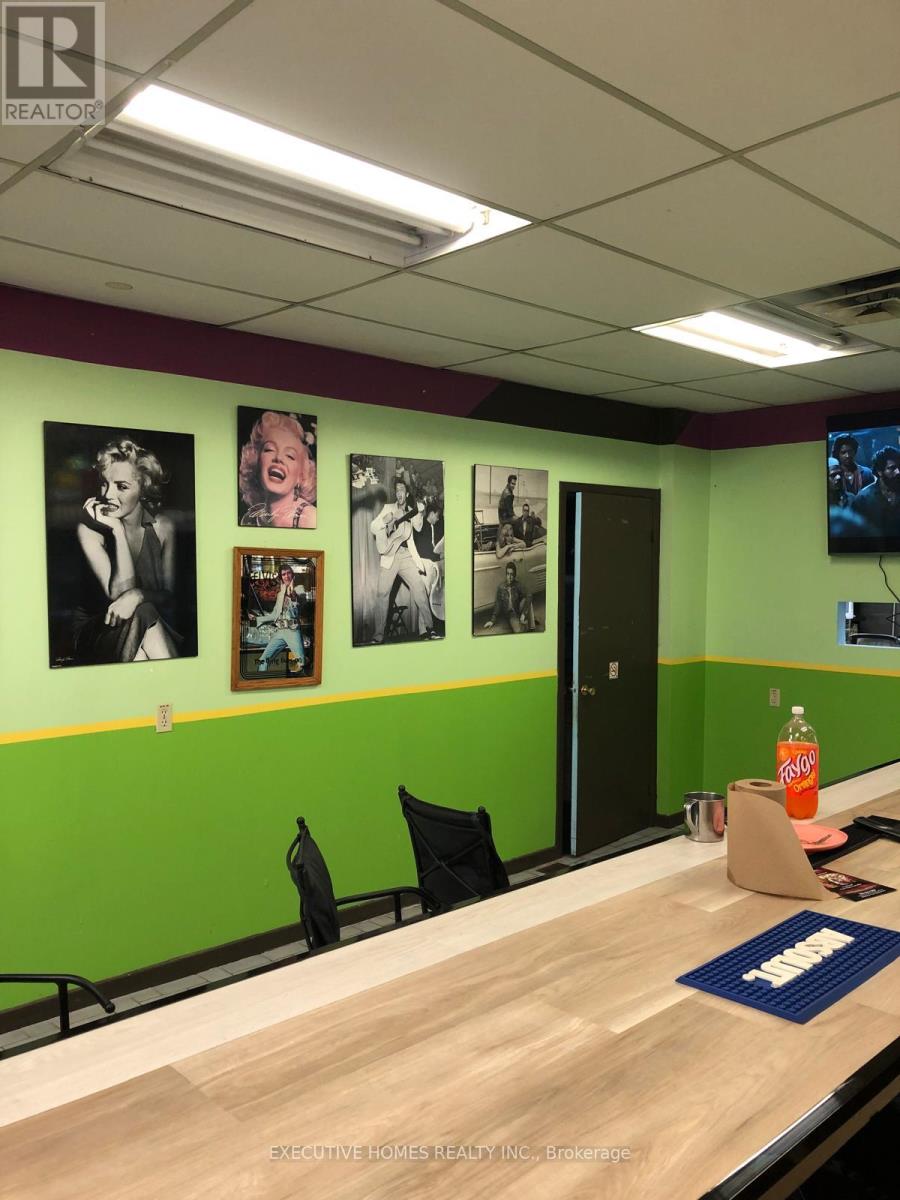 54 Main Street, Chatham-Kent, Ontario  N0P 2C0 - Photo 7 - X12697878