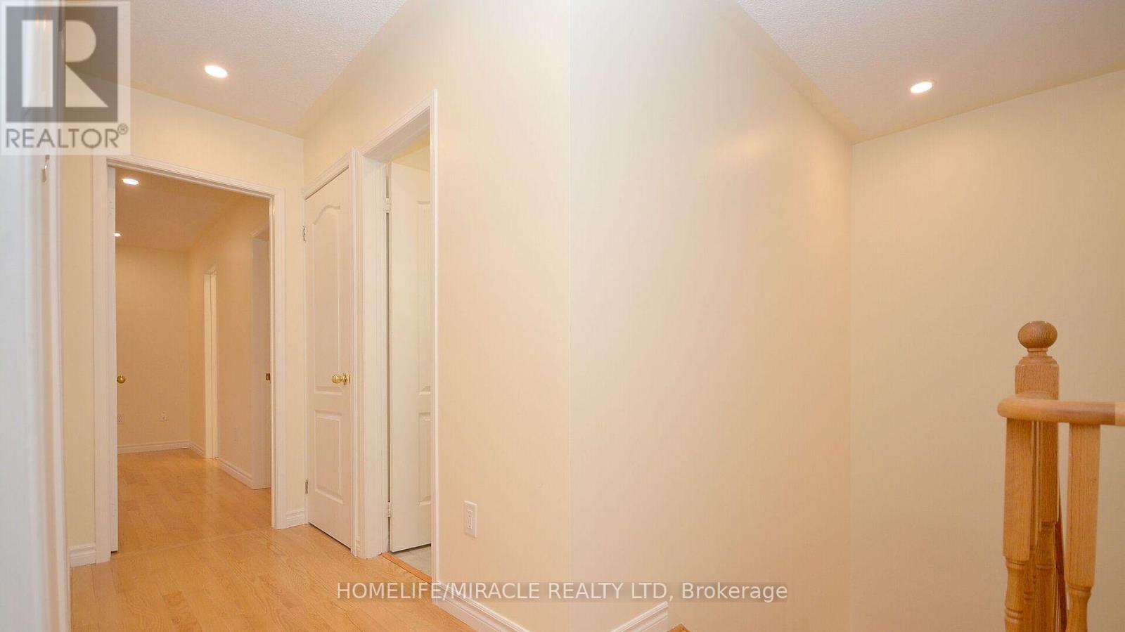 Upper - 833 Mays Crescent, Mississauga, Ontario  L5V 2G6 - Photo 20 - W12689804