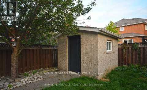 Upper - 833 Mays Crescent, Mississauga, Ontario  L5V 2G6 - Photo 28 - W12689804