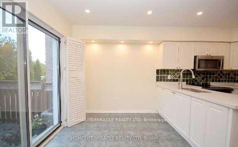 Upper - 833 Mays Crescent, Mississauga, Ontario  L5V 2G6 - Photo 7 - W12689804