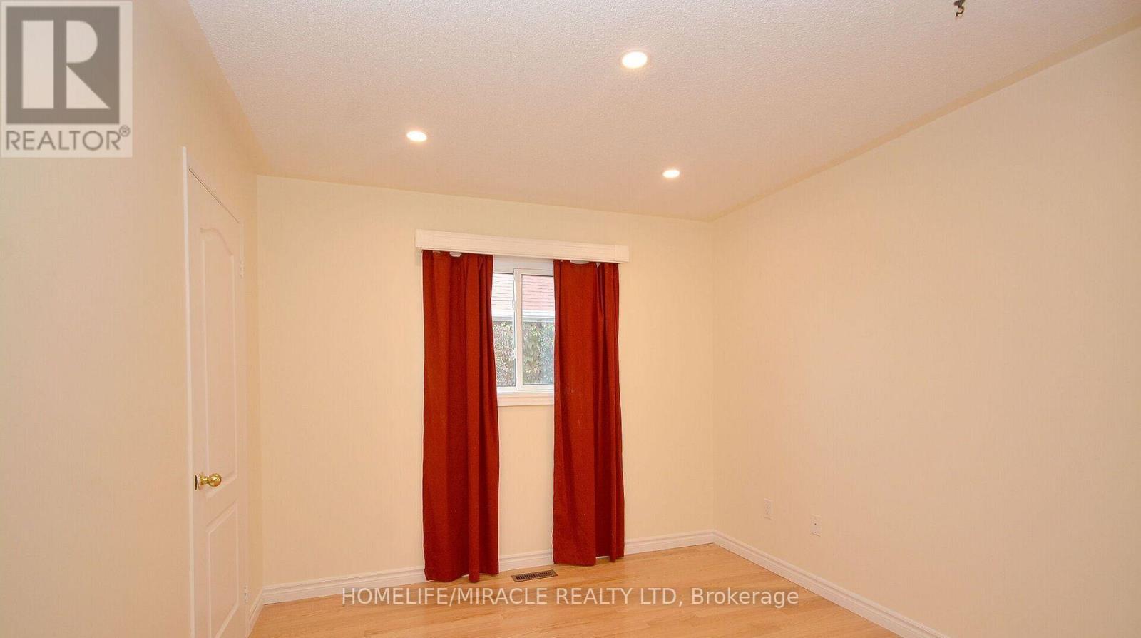 Upper - 833 Mays Crescent, Mississauga, Ontario  L5V 2G6 - Photo 18 - W12689804