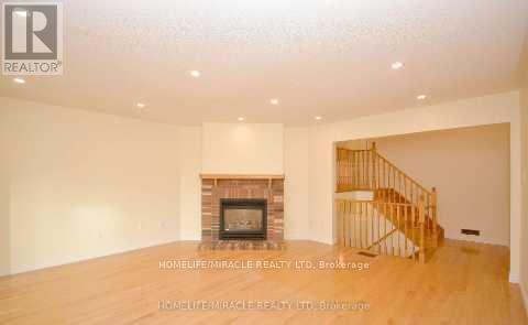 Upper - 833 Mays Crescent, Mississauga, Ontario  L5V 2G6 - Photo 4 - W12689804