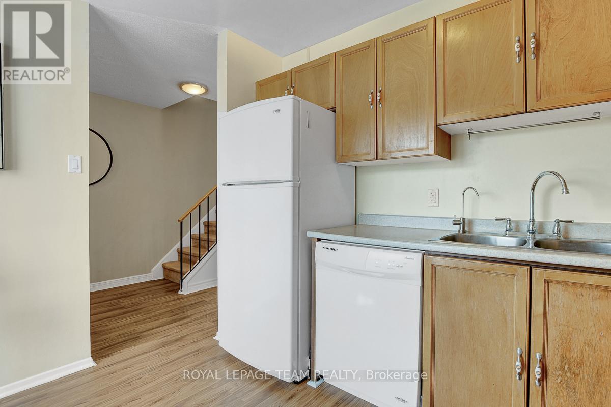 47 Mcdermot Court, Ottawa, Ontario  K2L 3V5 - Photo 18 - X12697920