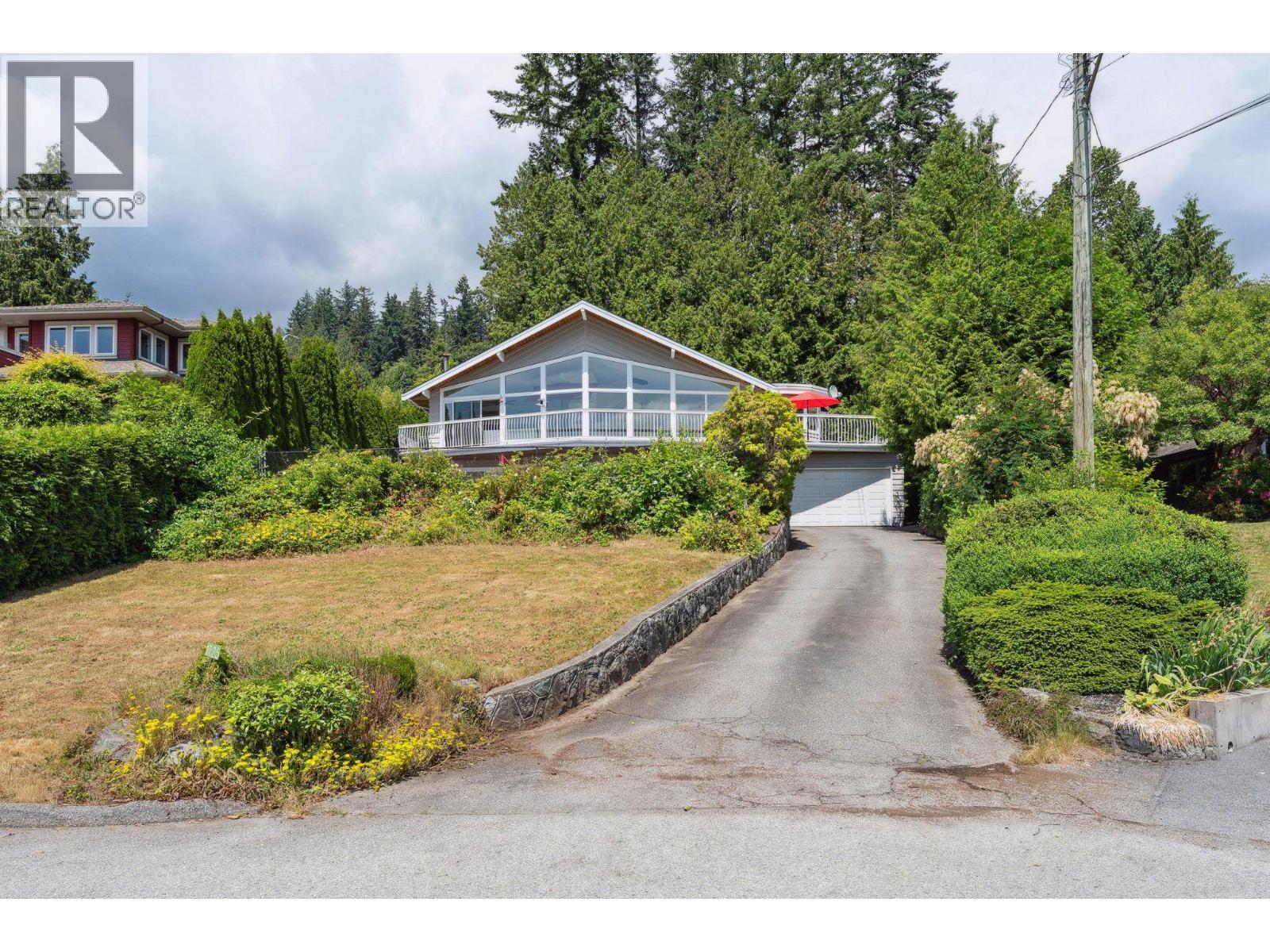 1725 Rosebery Avenue, West Vancouver, British Columbia  V7V 2Z5 - Photo 2 - R3079653