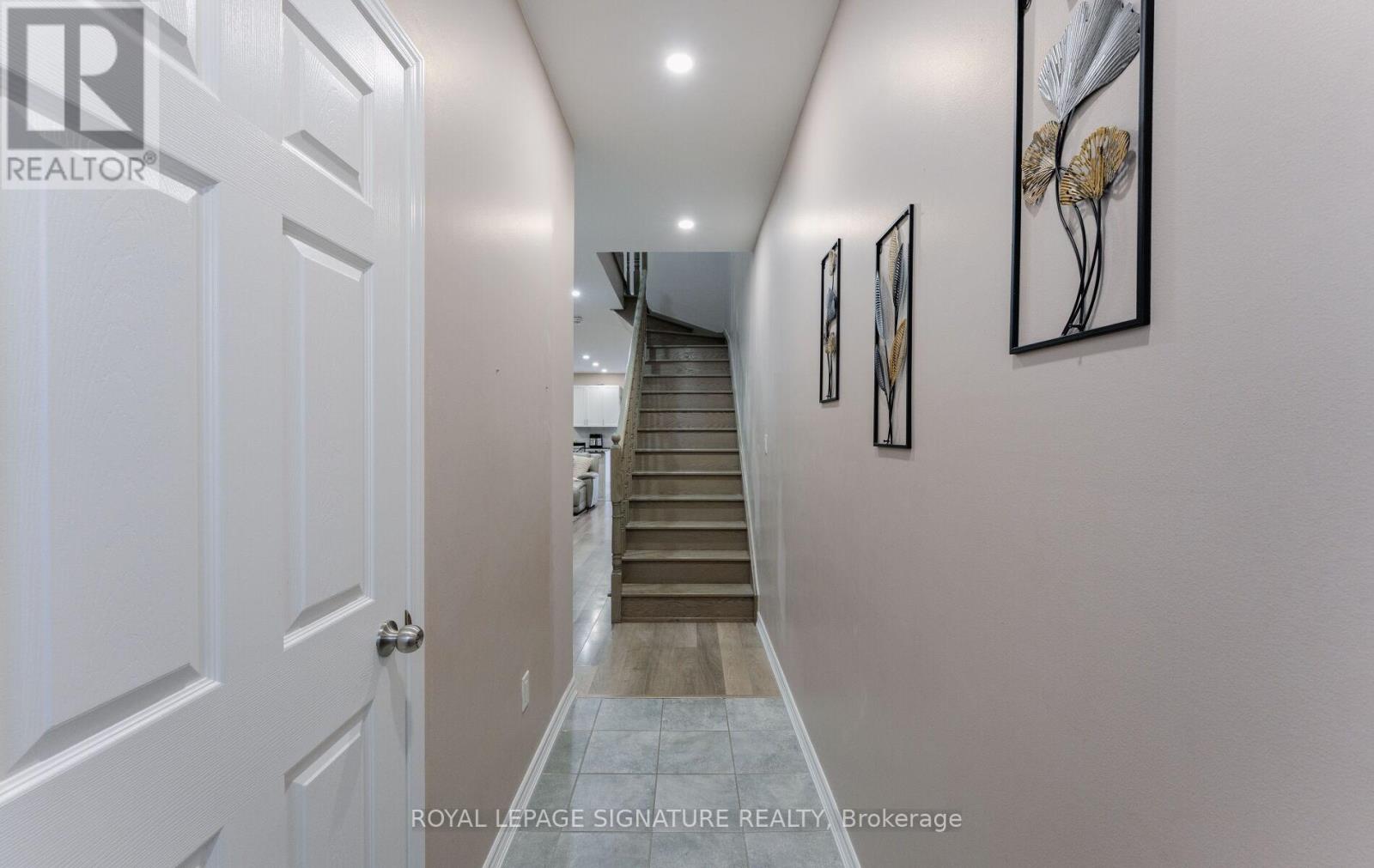 20 Prospect Way, Whitby, Ontario  L1N 0L4 - Photo 3 - E12697930