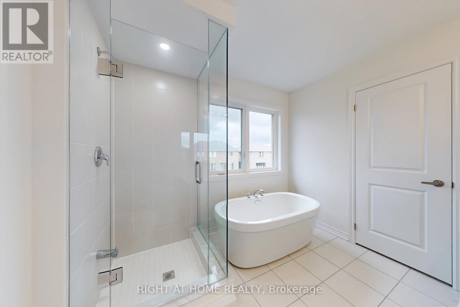 40 Ainslie Hill Crescent, Georgina, Ontario  L0E 1R0 - Photo 20 - N12697910