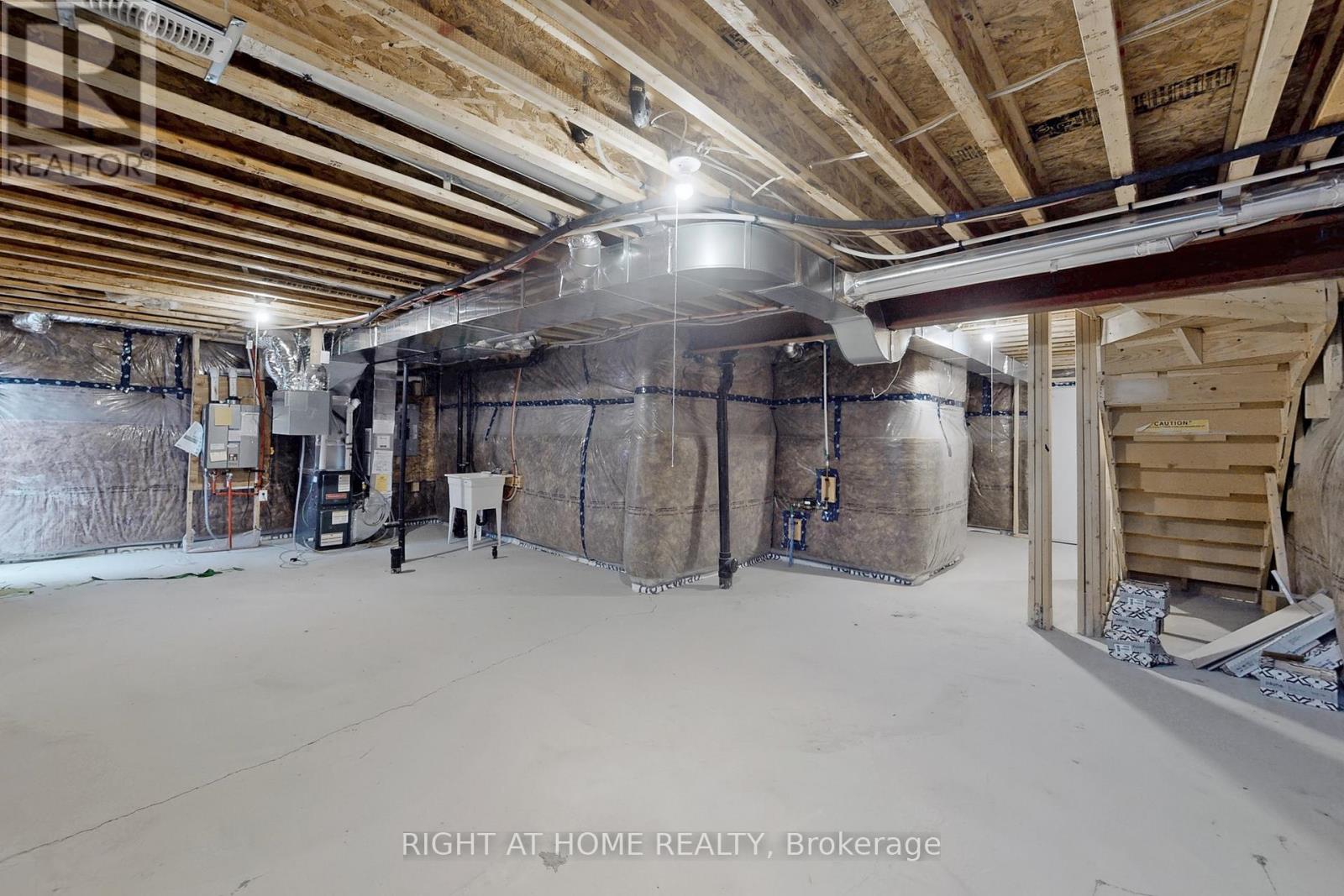 40 Ainslie Hill Crescent, Georgina, Ontario  L0E 1R0 - Photo 32 - N12697910