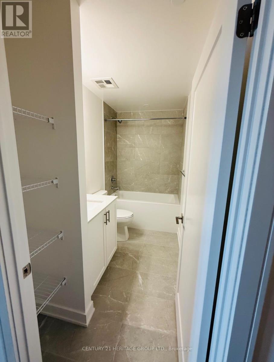 1002 - 705 Davis Drive, Newmarket, Ontario  L3Y 9J1 - Photo 6 - N12697944