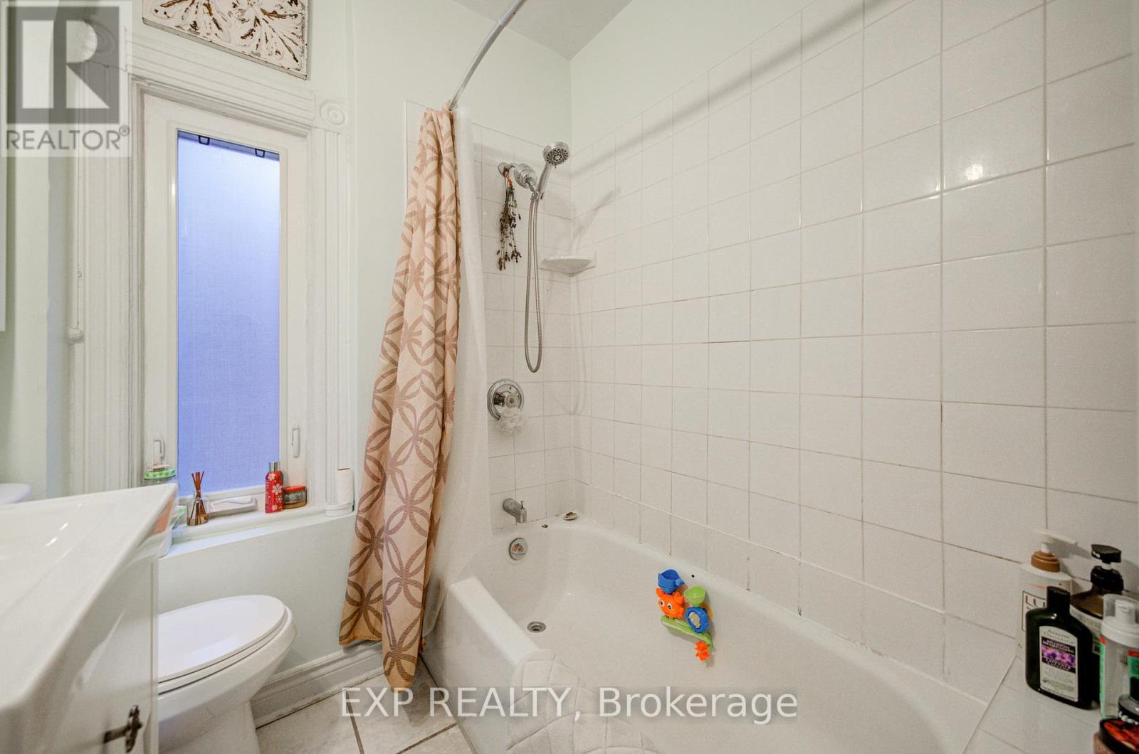80 Uxbridge Avenue, Toronto, Ontario  M6N 2Y2 - Photo 16 - W12681684
