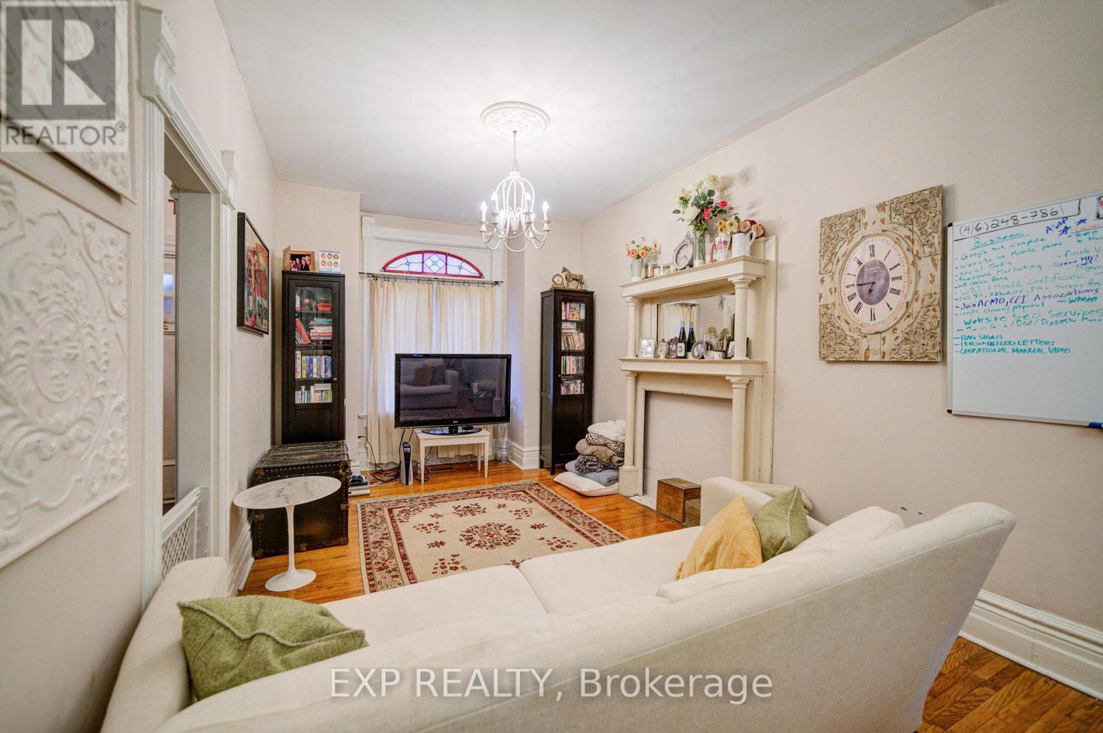 80 Uxbridge Avenue, Toronto, Ontario  M6N 2Y2 - Photo 4 - W12681684