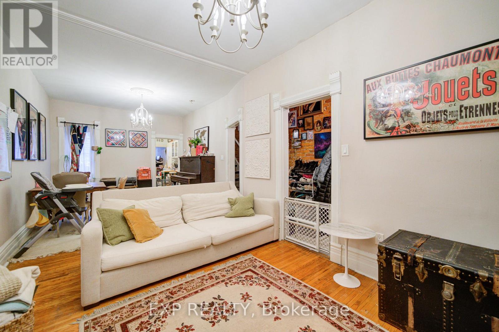 80 Uxbridge Avenue, Toronto, Ontario  M6N 2Y2 - Photo 6 - W12681684