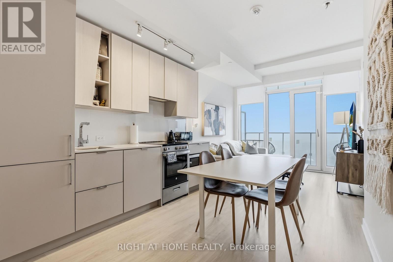 5507 - 3883 Quartz Road, Mississauga, Ontario  L5B 0M4 - Photo 6 - W12697928