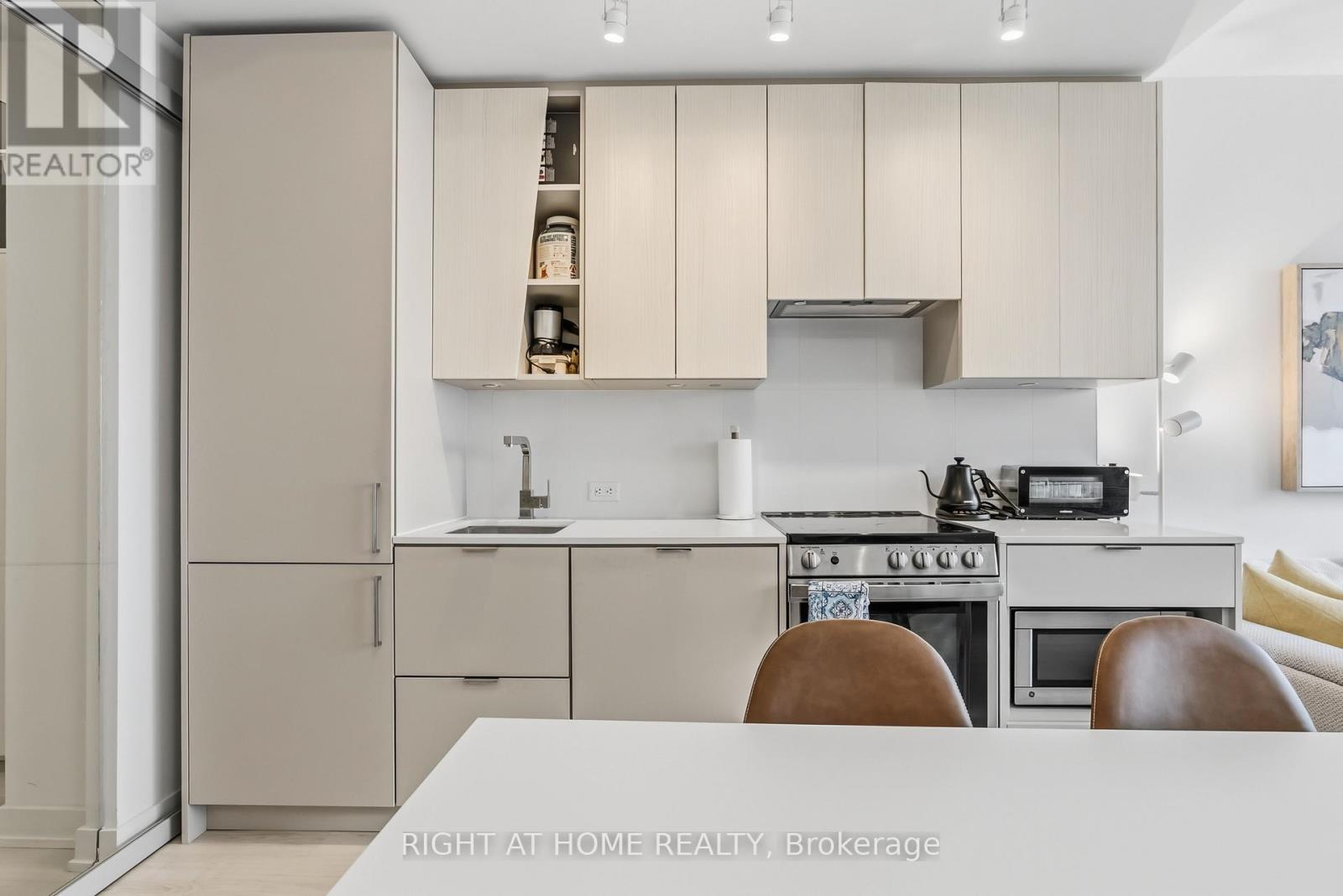 5507 - 3883 Quartz Road, Mississauga, Ontario  L5B 0M4 - Photo 8 - W12697928