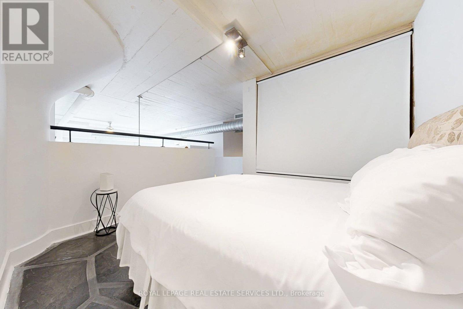 205 - 1001 Roselawn Avenue, Toronto, Ontario  M6B 4M4 - Photo 17 - W12697934