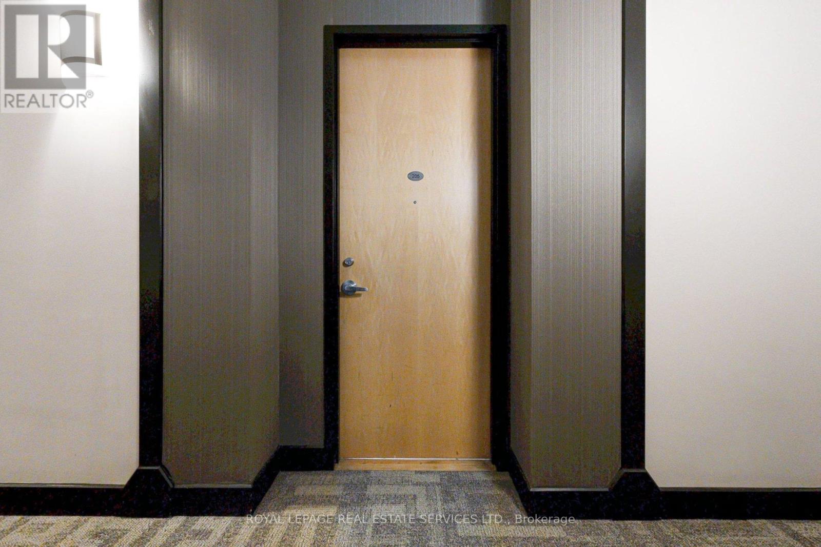 205 - 1001 Roselawn Avenue, Toronto, Ontario  M6B 4M4 - Photo 5 - W12697934