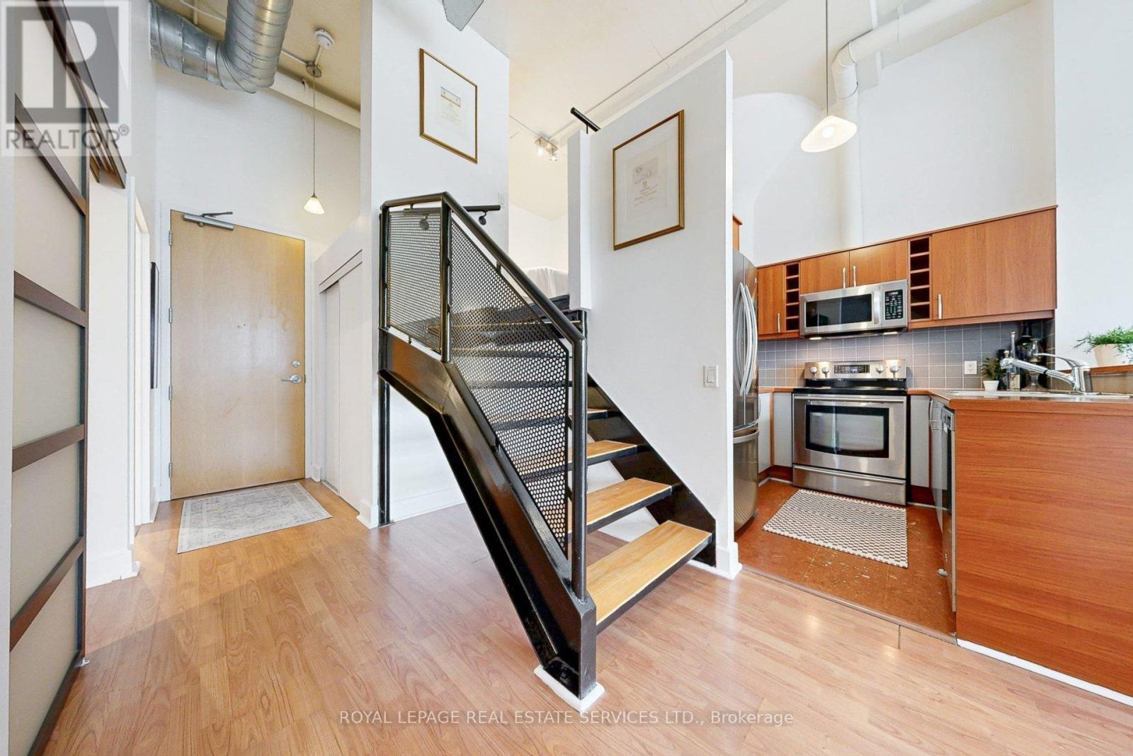 205 - 1001 Roselawn Avenue, Toronto, Ontario  M6B 4M4 - Photo 7 - W12697934