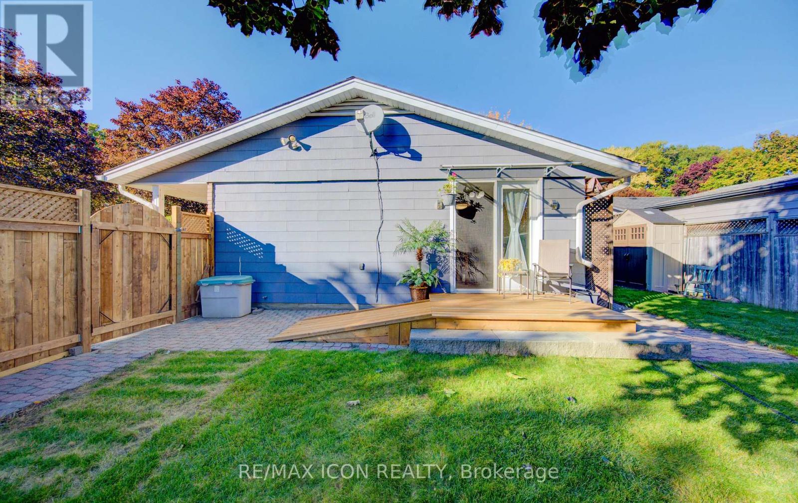 55 Gracefield Crescent, Kitchener, Ontario  N2E 1R8 - Photo 35 - X12697904