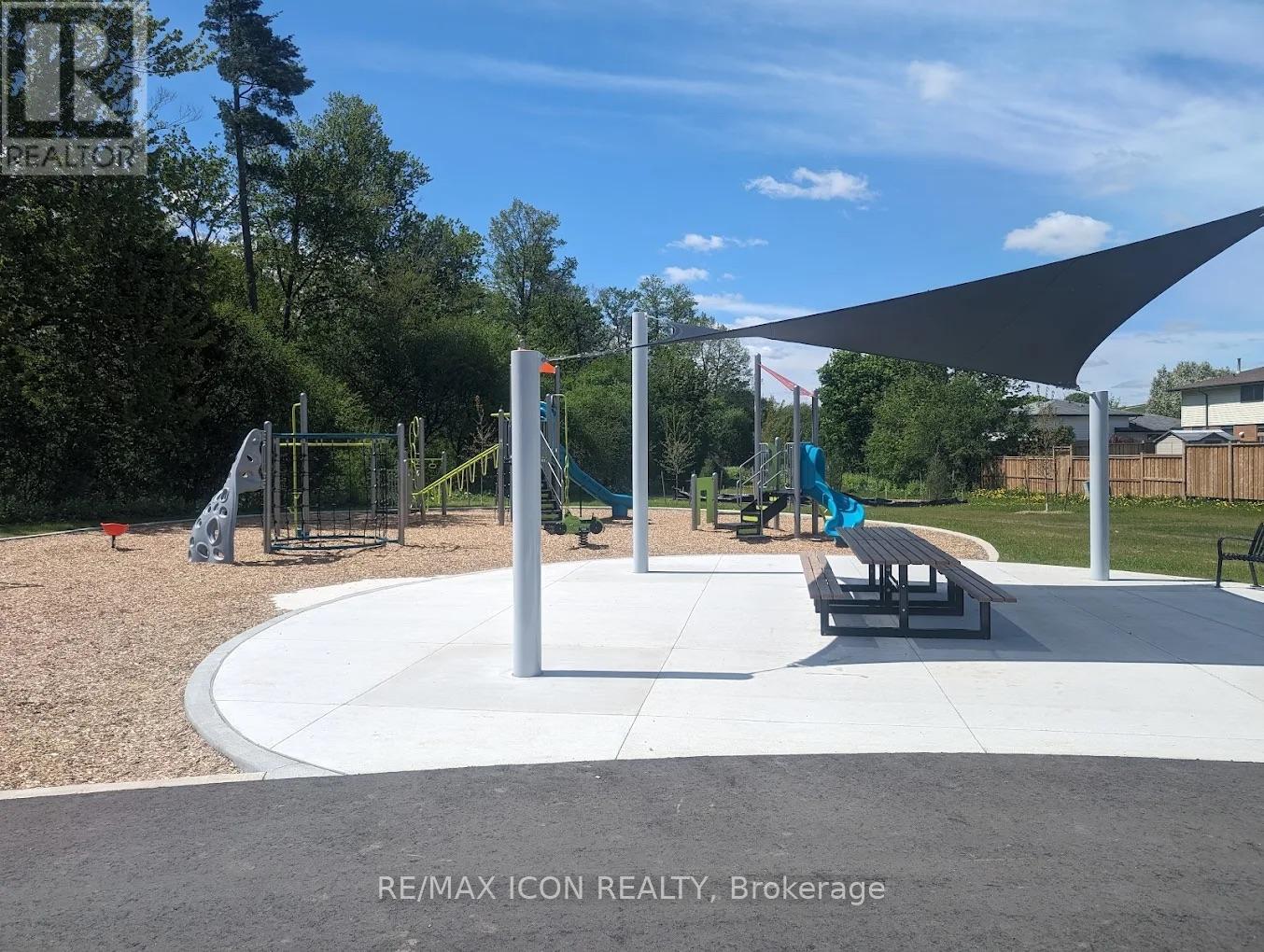 55 Gracefield Crescent, Kitchener, Ontario  N2E 1R8 - Photo 45 - X12697904