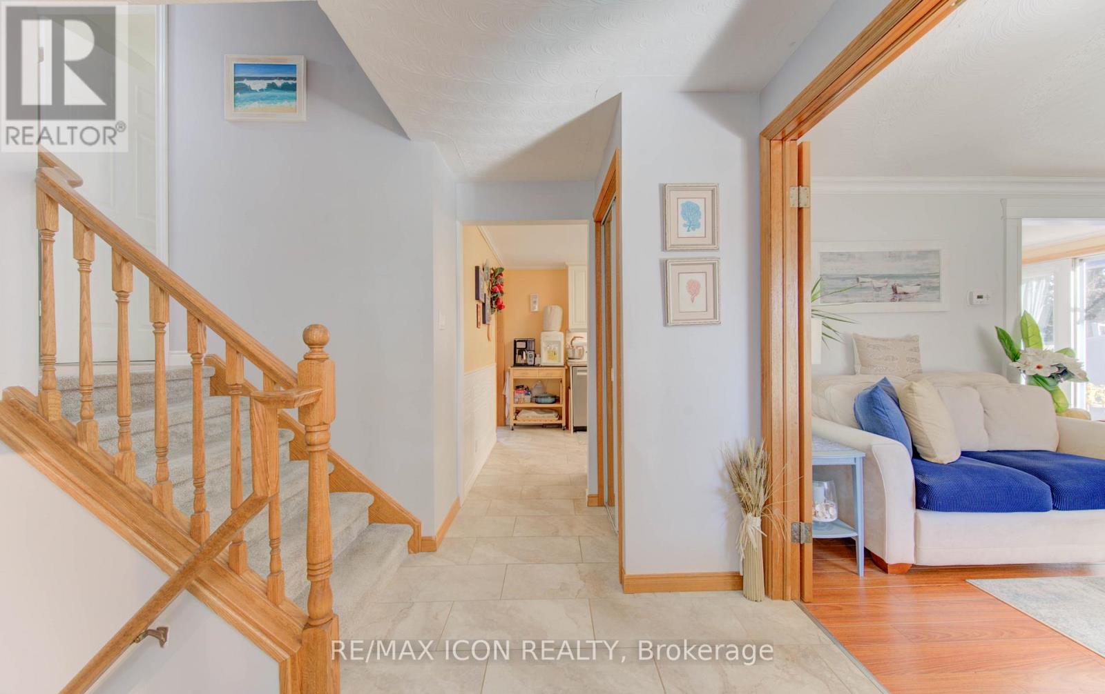 55 Gracefield Crescent, Kitchener, Ontario  N2E 1R8 - Photo 5 - X12697904