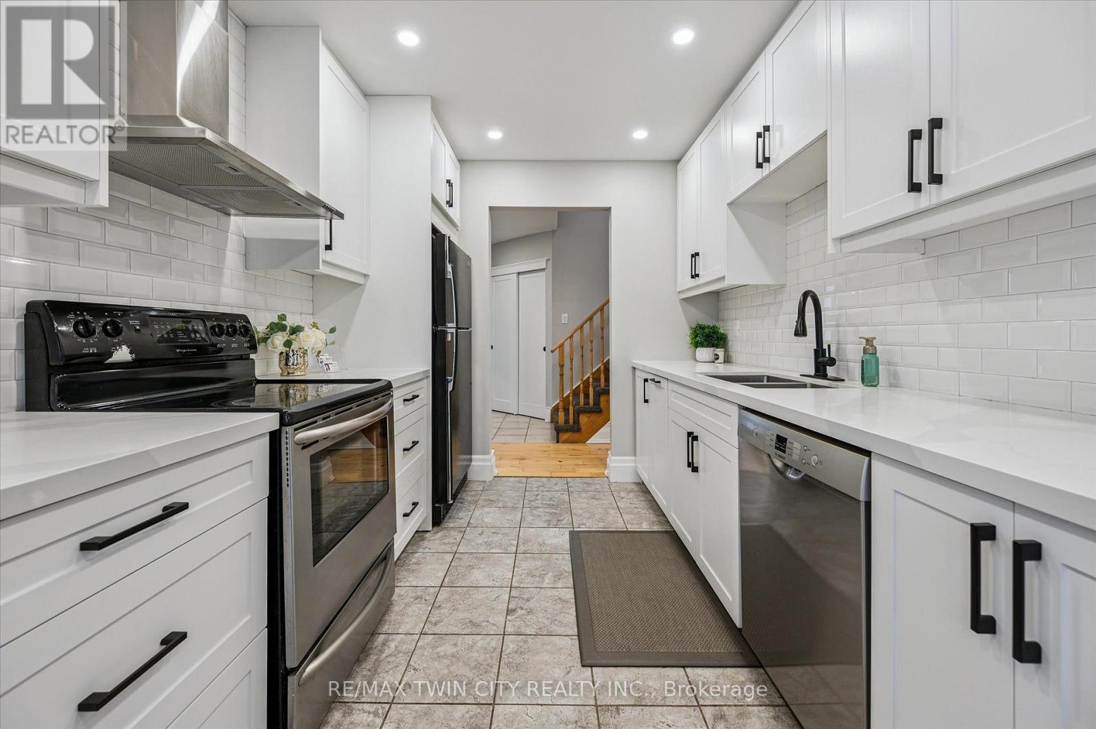 55 Enfield Drive, Cambridge, Ontario  N1P 1B5 - Photo 19 - X12697948