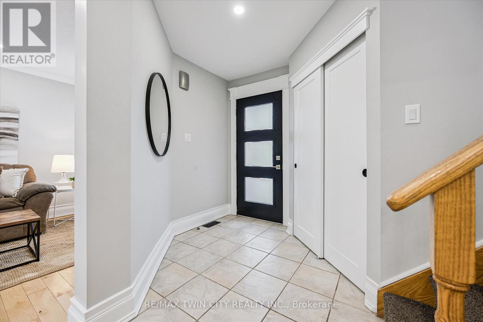 55 Enfield Drive, Cambridge, Ontario  N1P 1B5 - Photo 6 - X12697948