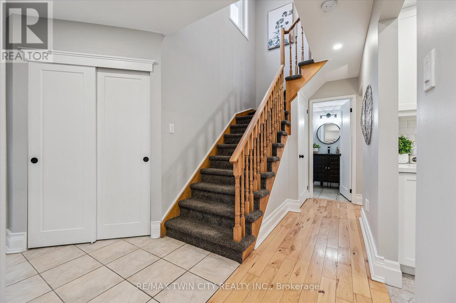 55 Enfield Drive, Cambridge, Ontario  N1P 1B5 - Photo 8 - X12697948