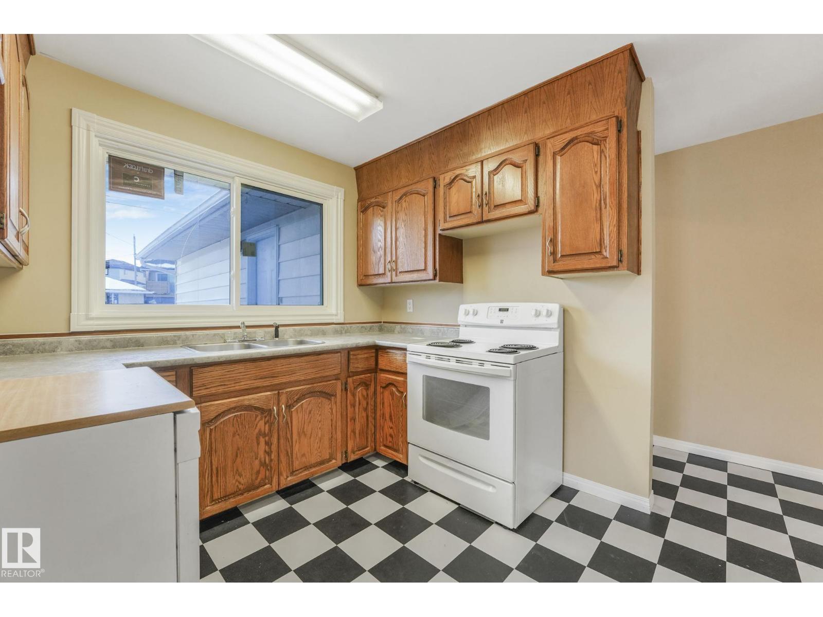 Unknown Address, ,    - Photo 12 - E4470067