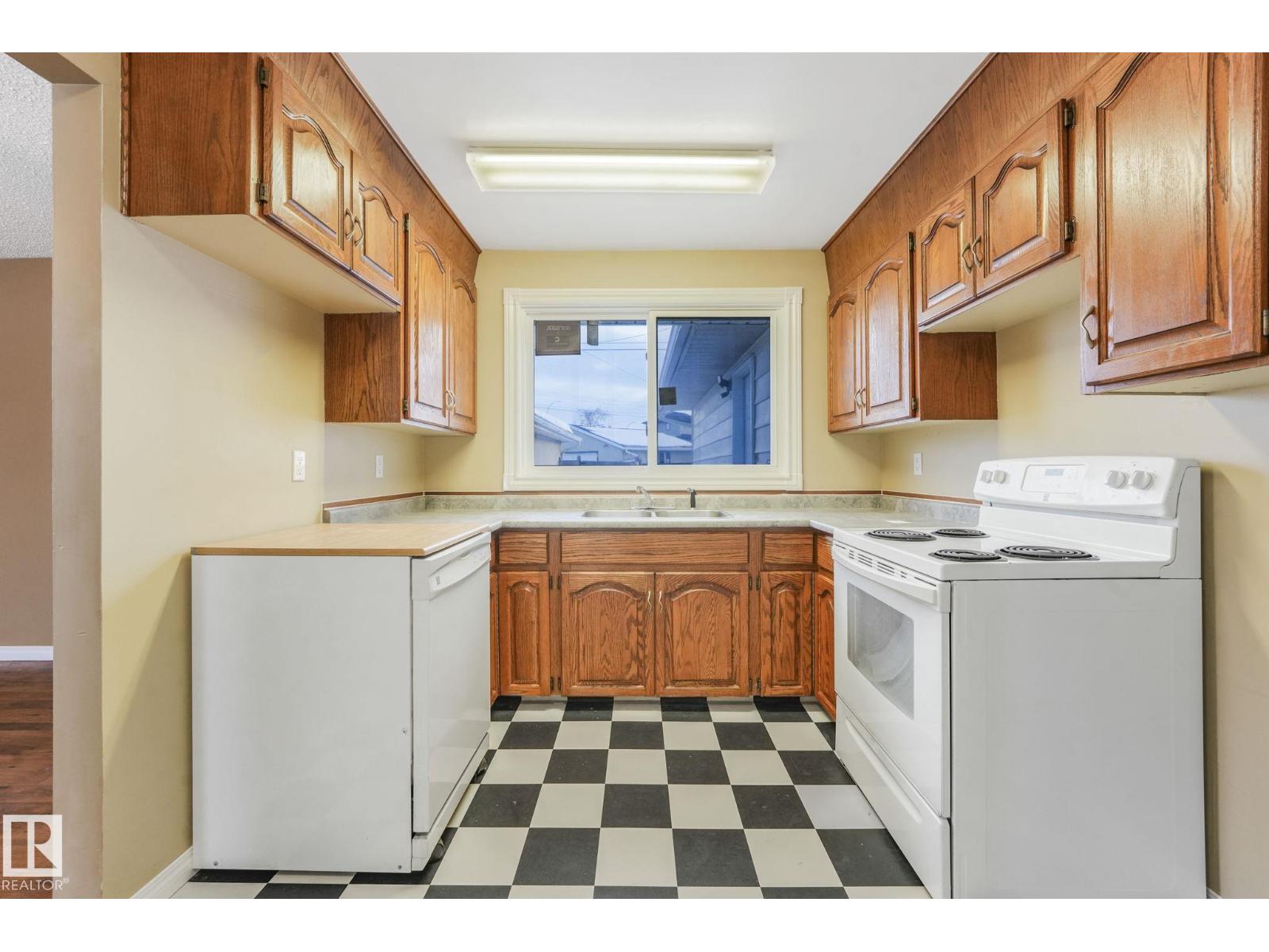 Unknown Address, ,    - Photo 13 - E4470067