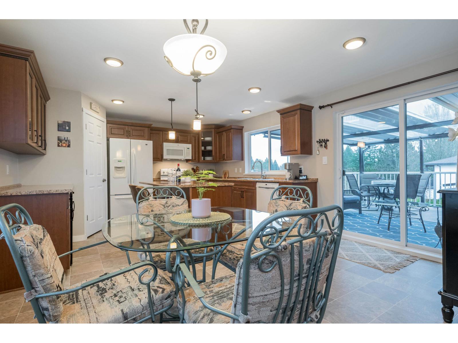 26995 28 Avenue, Langley, British Columbia  V4W 3A2 - Photo 11 - R3079030