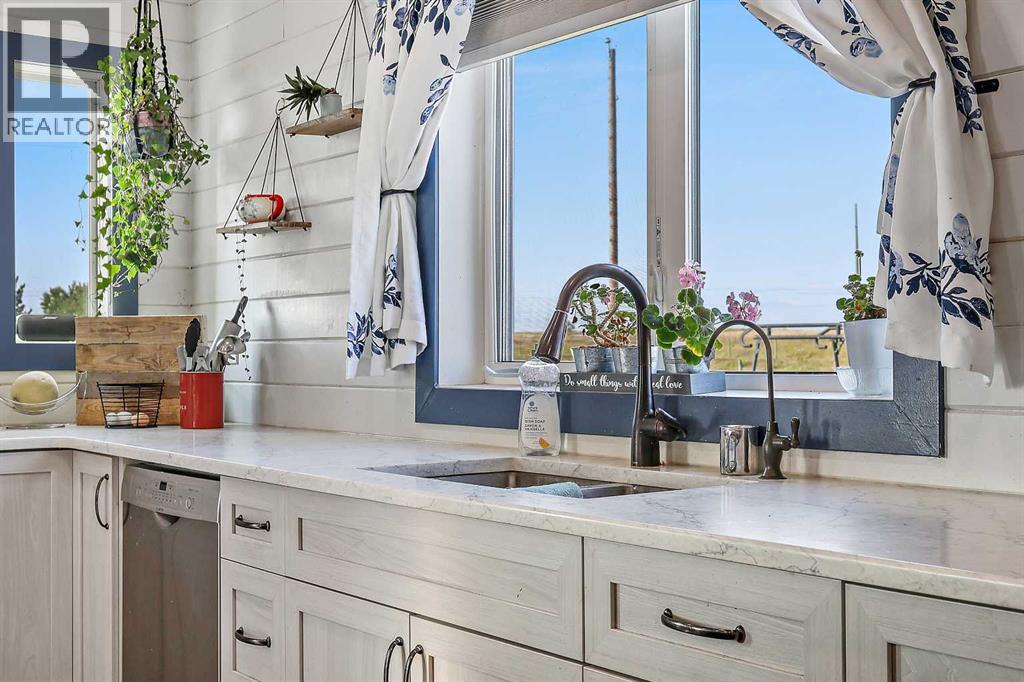 33257 10 Range Road, Rural Mountain View County, Alberta  T4H 1J5 - Photo 21 - A2256614