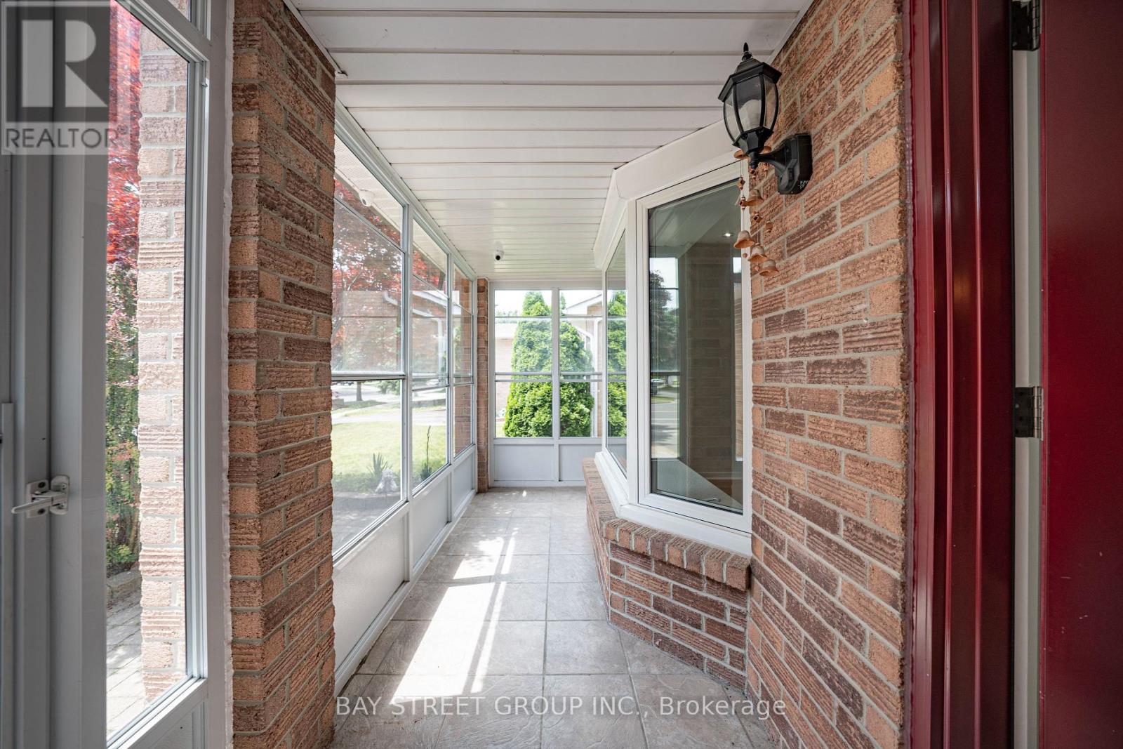 547 Raymerville Drive, Markham, Ontario  L3P 6G3 - Photo 7 - N12697950