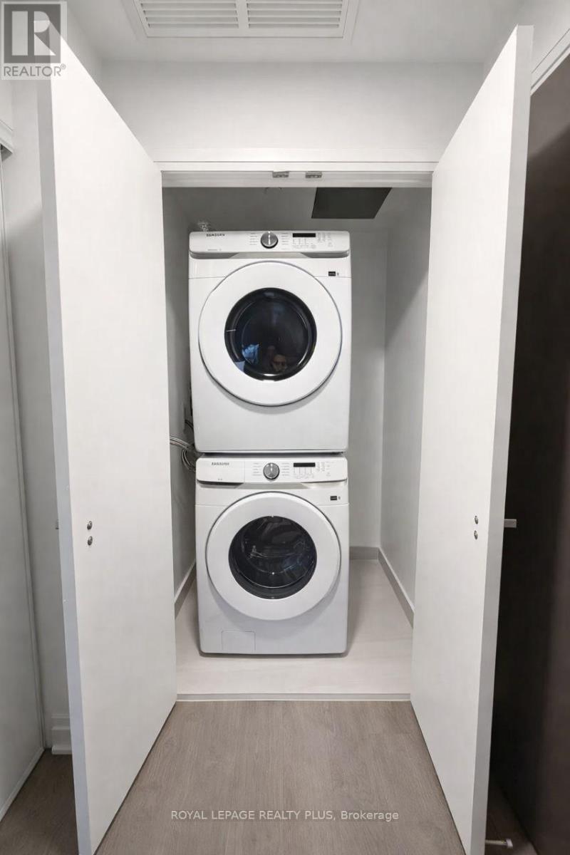 4411 - 4015 The Exchange, Mississauga, Ontario  L5B 0N9 - Photo 12 - W12696420