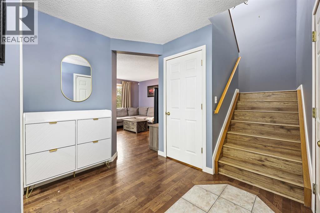 10 Big Springs Hill Se, Airdrie, Alberta  T4A 1N1 - Photo 4 - A2254507