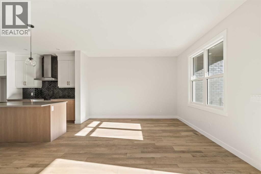 82 Royston Park Nw, Calgary, Alberta  T3L 0M5 - Photo 13 - A2274872