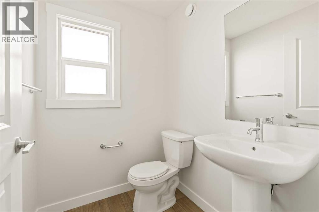 82 Royston Park Nw, Calgary, Alberta  T3L 0M5 - Photo 19 - A2274872