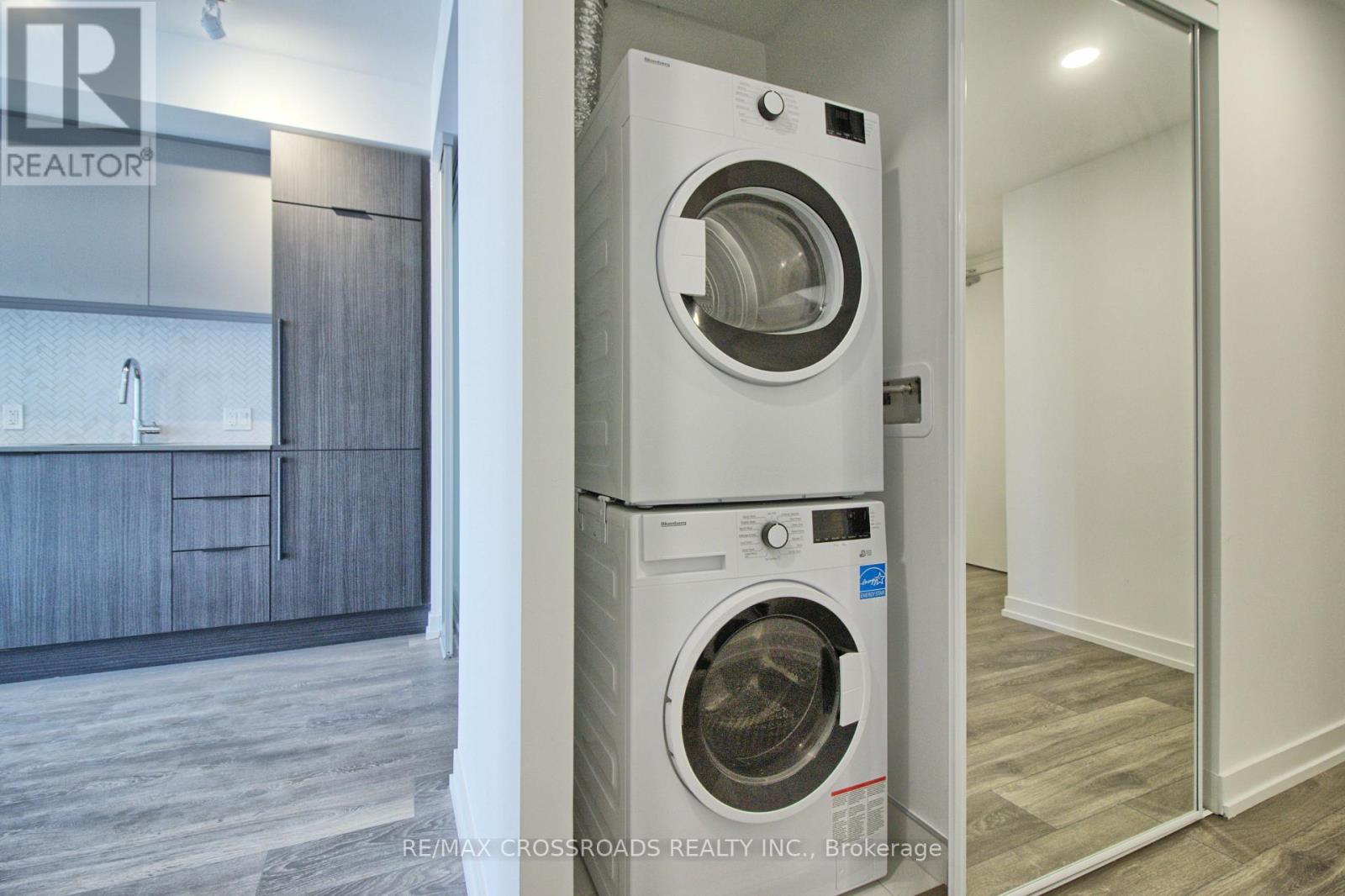 2302 - 82 Dalhousie Street, Toronto, Ontario  M5B 0C5 - Photo 4 - C12499814