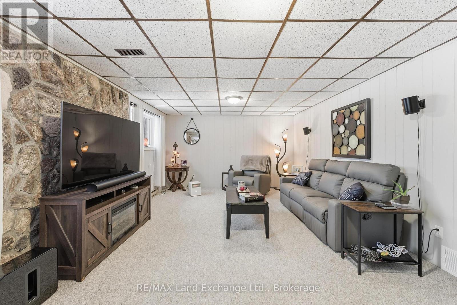 716 Palmateer Drive, Kincardine, Ontario  N2Z 1R3 - Photo 8 - X12697970