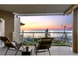 402 15025 VICTORIA AVENUE, White Rock, British Columbia