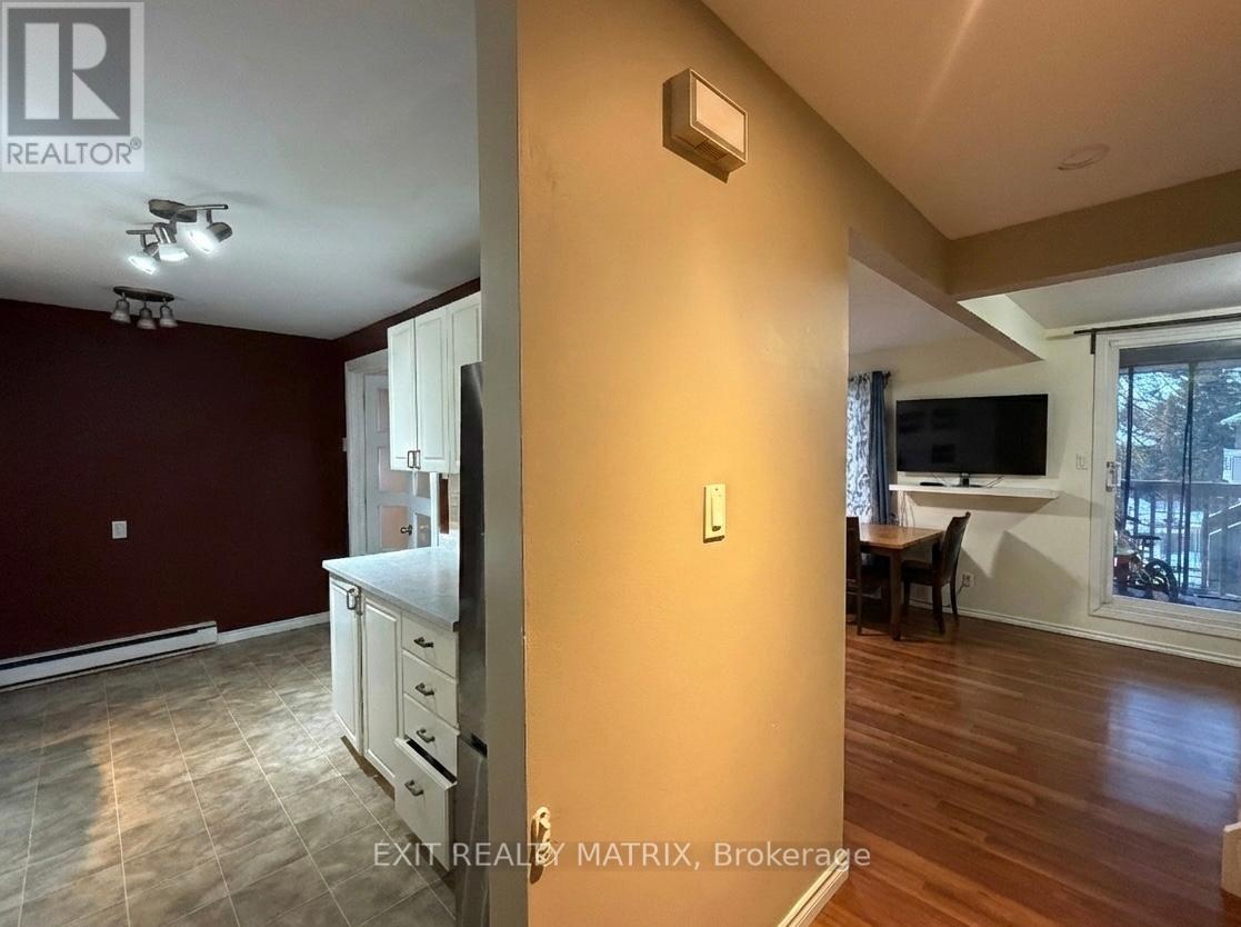 5b - 762 St. Andre Drive, Ottawa, Ontario  K1C 4S7 - Photo 3 - X12697968