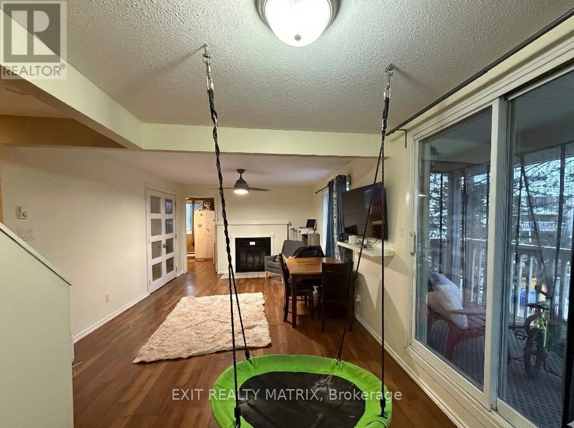 5b - 762 St. Andre Drive, Ottawa, Ontario  K1C 4S7 - Photo 4 - X12697968