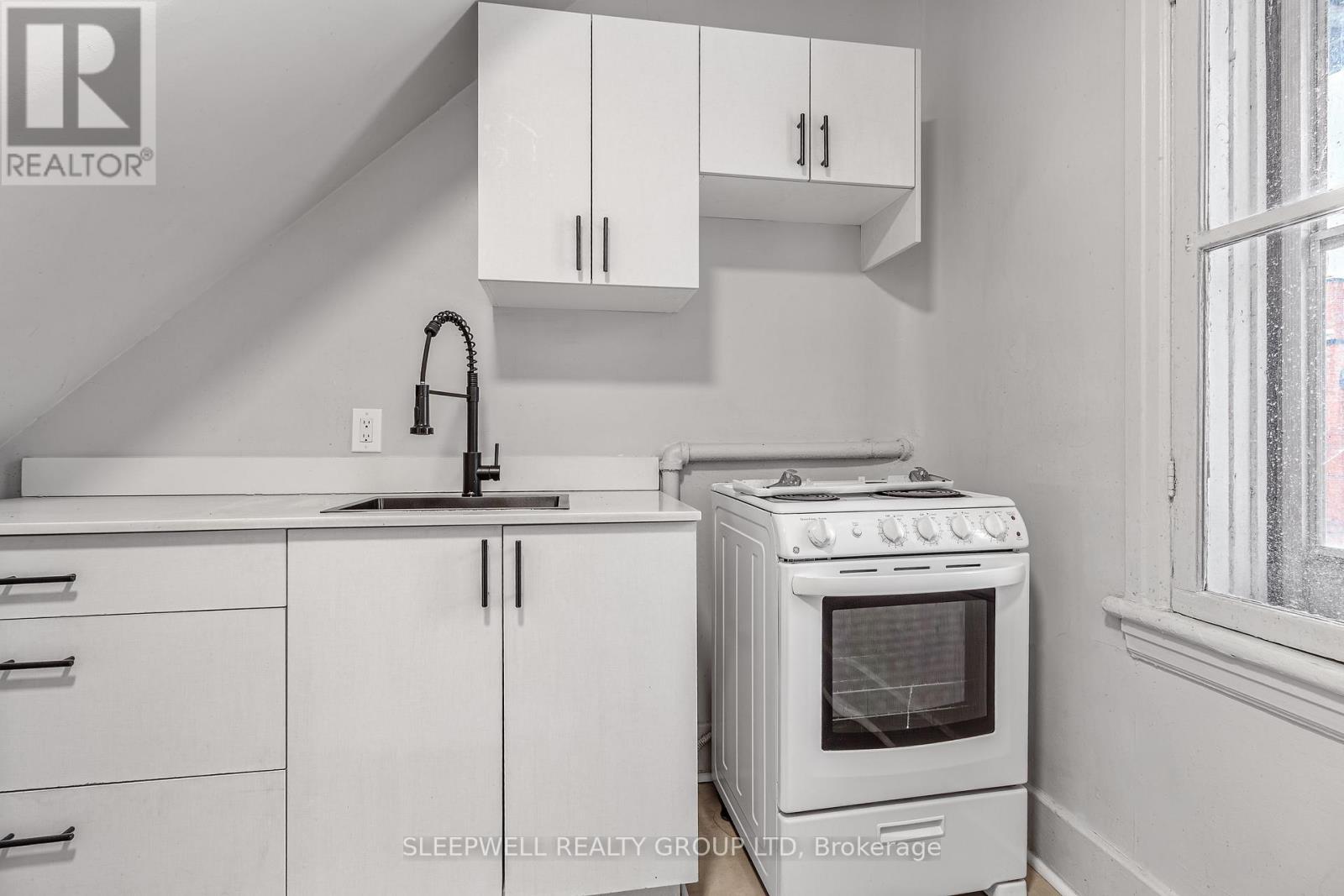 2 - 275 Bronson Avenue, Ottawa, Ontario  K1R 6H7 - Photo 5 - X12697976