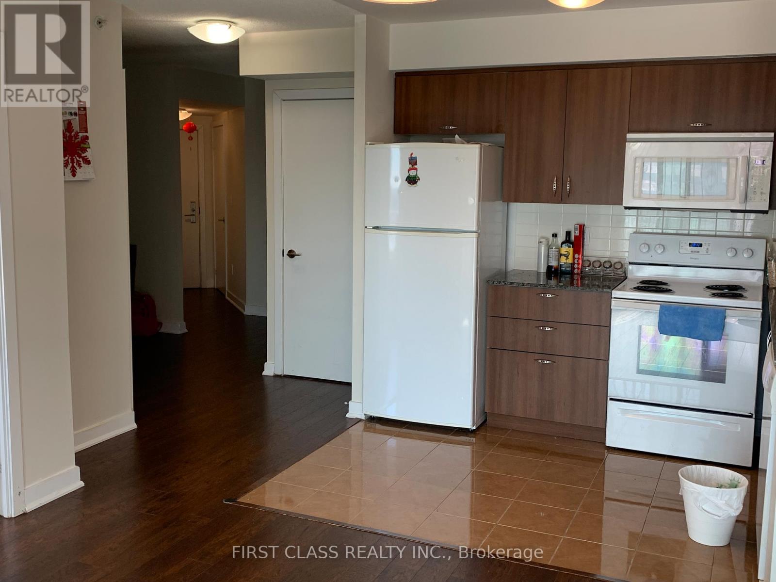 2009 - 5740 Yonge Street, Toronto, Ontario  M2M 0B1 - Photo 3 - C12697978