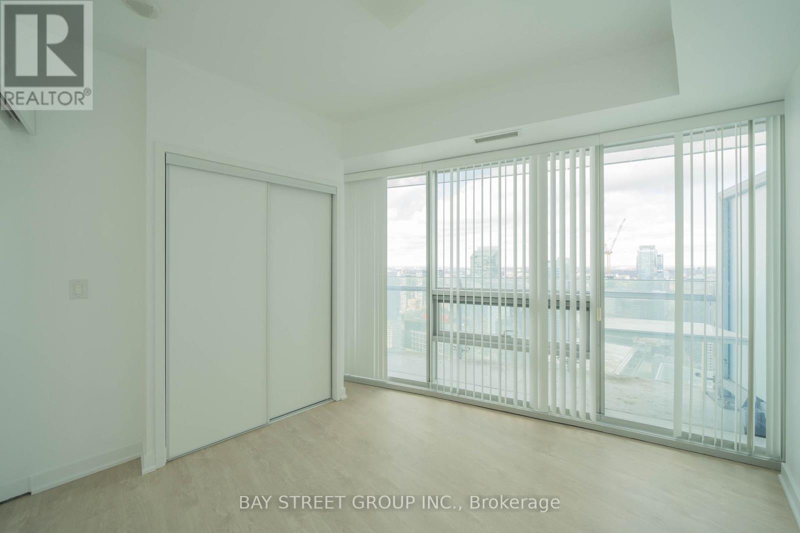 5607 - 12 York Street, Toronto (Waterfront Communities), Ontario  M5J 2Z2 - Photo 11 - C12697988
