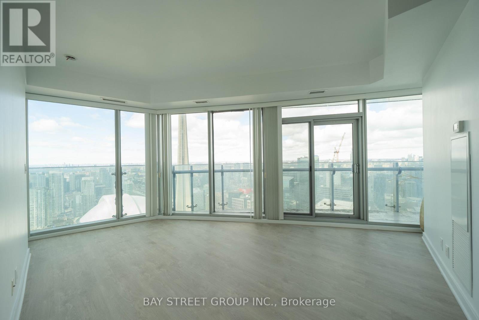 5607 - 12 York Street, Toronto (Waterfront Communities), Ontario  M5J 2Z2 - Photo 2 - C12697988