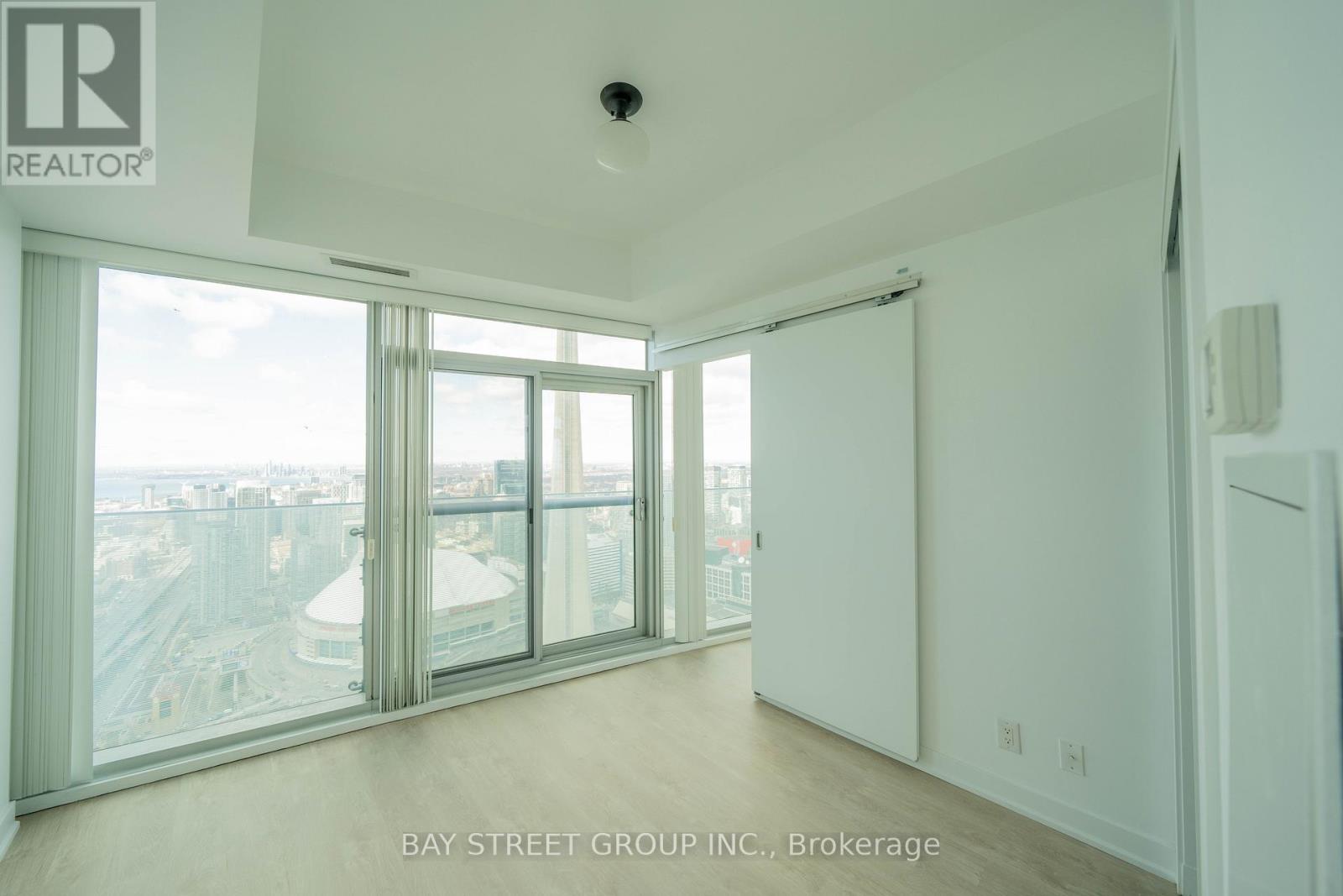 5607 - 12 York Street, Toronto (Waterfront Communities), Ontario  M5J 2Z2 - Photo 5 - C12697988